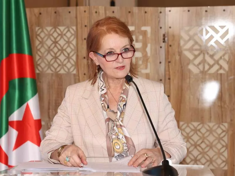 مداحي تؤكد حرص الجزائر على تشجيع الاستثمار في مجال السياحة