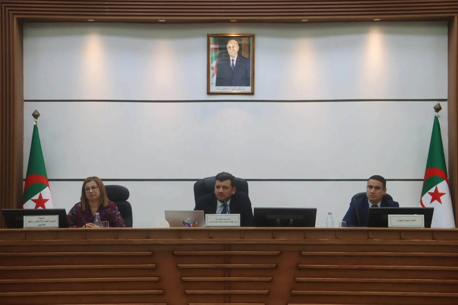 وليد يترأس لقاء وطنيا مع المستفيدين من أراضي في الولايات الجنوبية