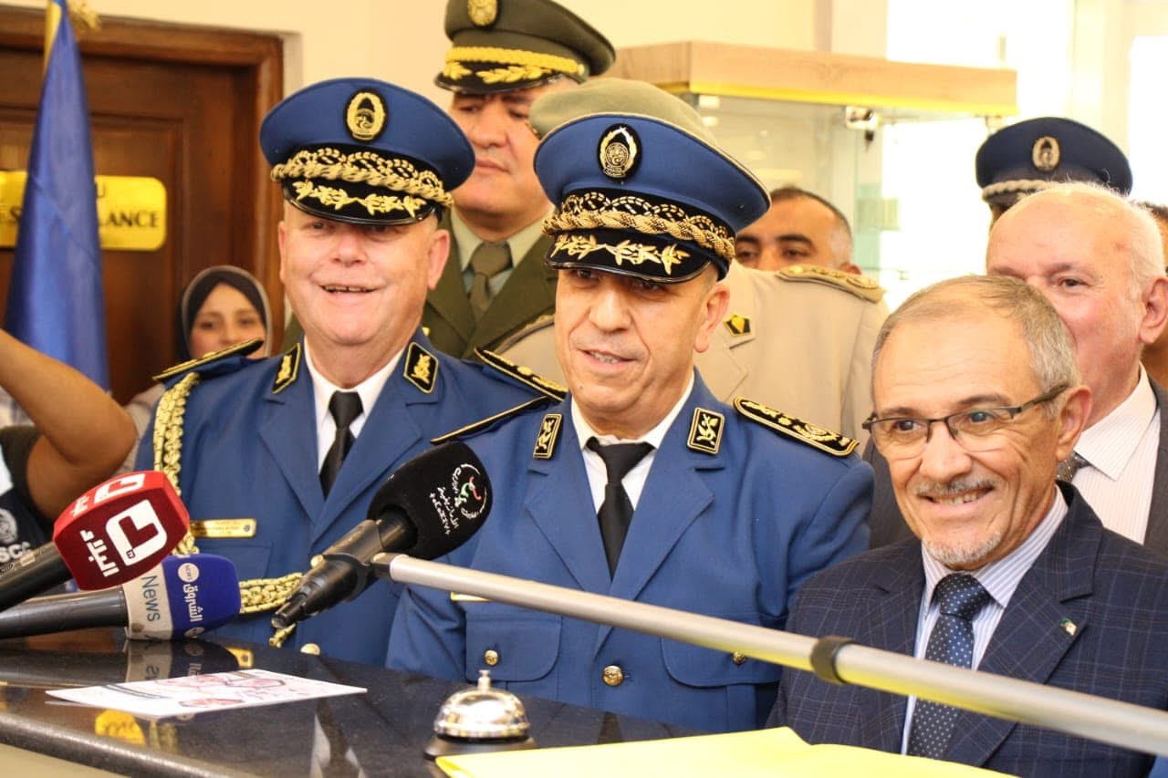 بداوي يؤكد من ولايتي أولاد جلال و بسكرة على “أهمية العمل الجواري للهياكل الأمنية في تعزيز التواصل مع المواطنين”