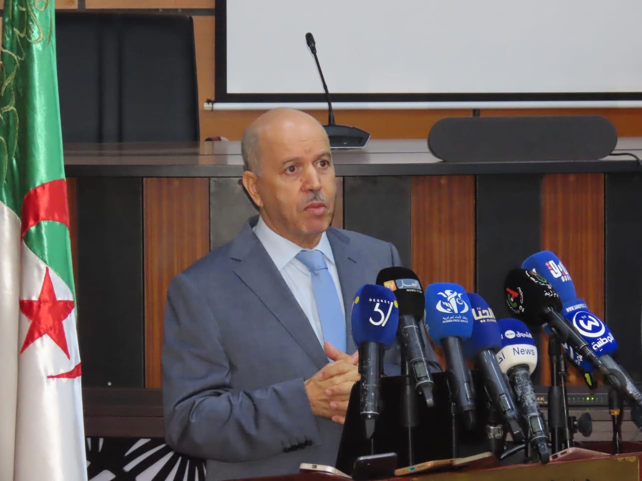 وزير الصحة يترأس إجتماعا تنسيقيا حول تعزيز اللامركزية في تسيير القطاع