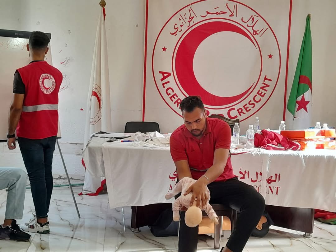 سعيدة : استفادة أزيد من 660 شابا من دورات تكوينية في مجال الإسعاف الجواري