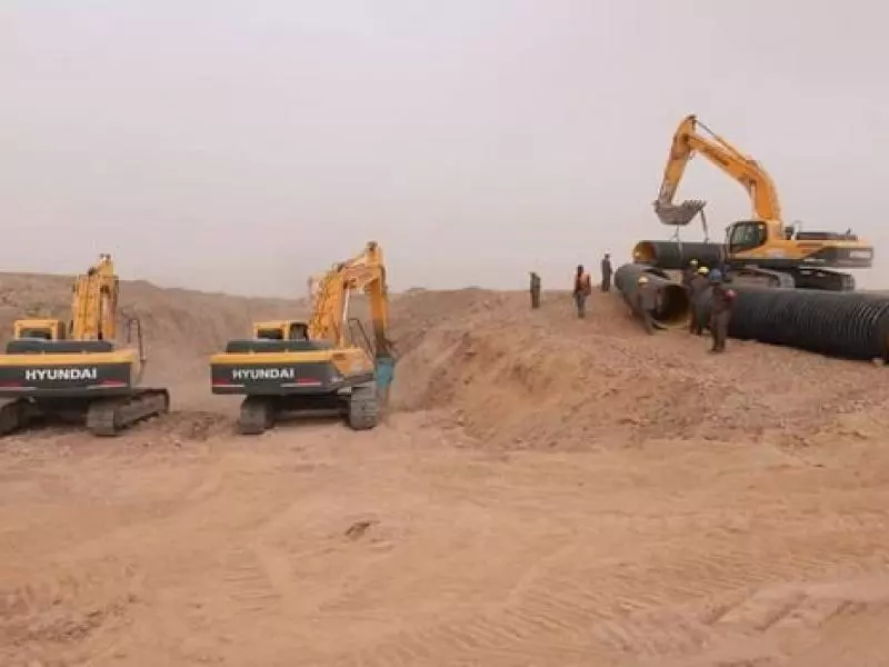 التحويلات الكبرى للمياه ”جنوب-جنوب” : دراسة جيوفيزيائية لمشروع تحويل الماء الشروب قيد الاعداد بتندوف