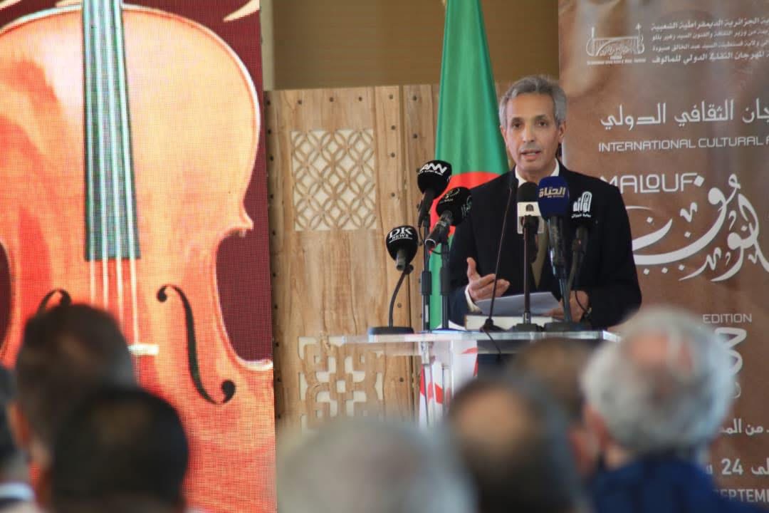تقديم الكتاب الموسوعي الفاخر “سفينة المالوف .. مدرسة قسنطينة” بالجزائر العاصمة