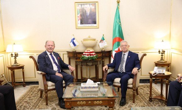 رئيس مجلس الأمة يستقبل سفير فنلندا بالجزائر