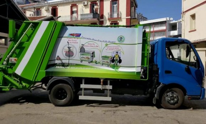 سكيكدة : تسليم ست شاحنات ضاغطة لنقل النفايات المنزلية لعدد من البلديات