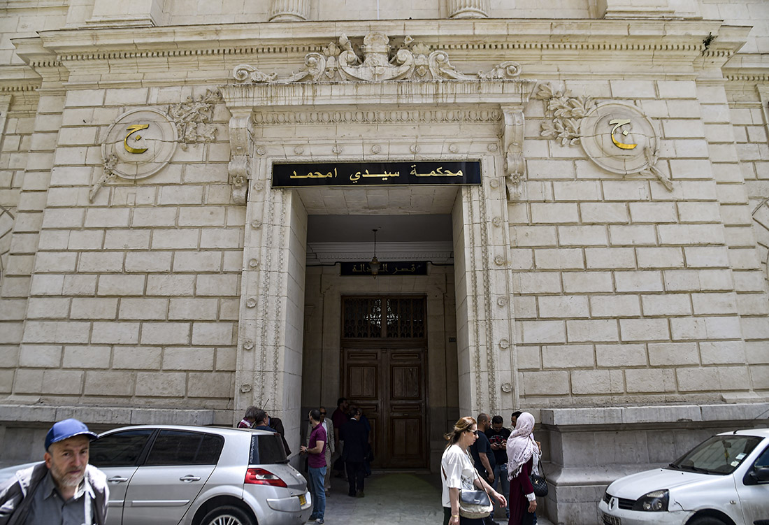 محكمة سيدي أمحمد: معالجة قضية تتعلق بـ 16 شخصا متورطين في الاتجار بالمخدرات