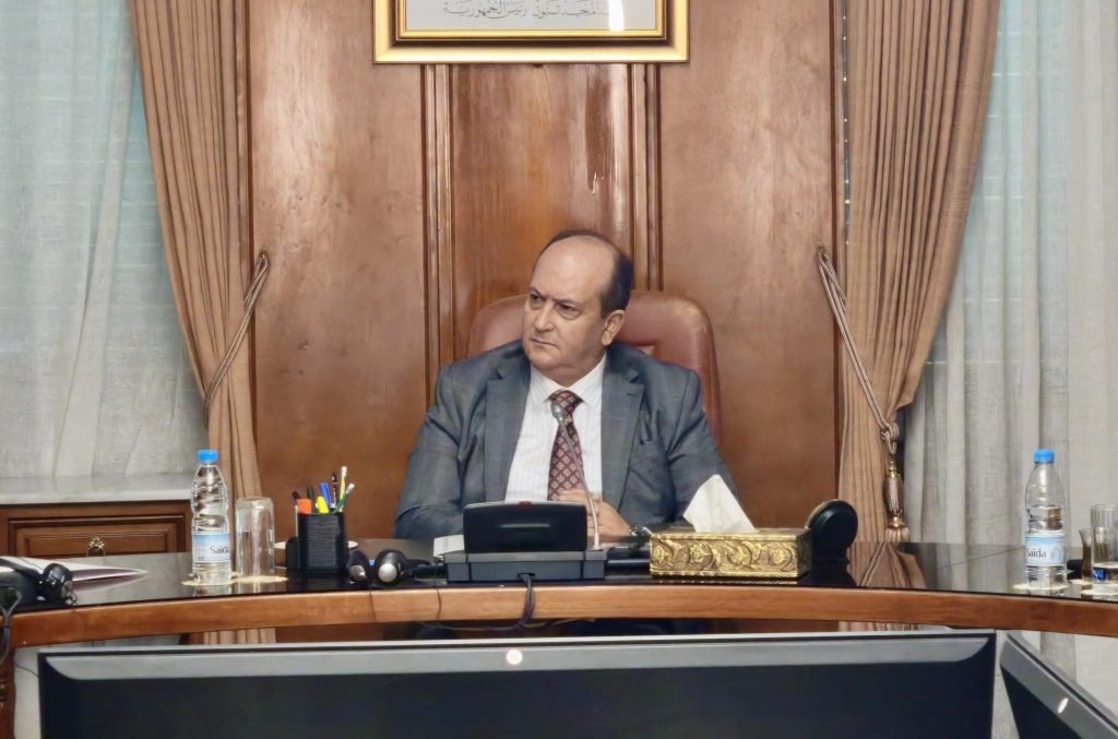 الوزير الأول .. الحكومة ستواصل بعث المشاريع المصادرة في إطار مكافحة الفساد
