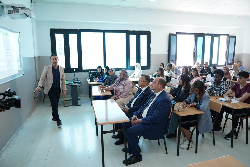 بداري يبرز أهمية الدور الاقتصادي للجامعة في تحقيق التنمية