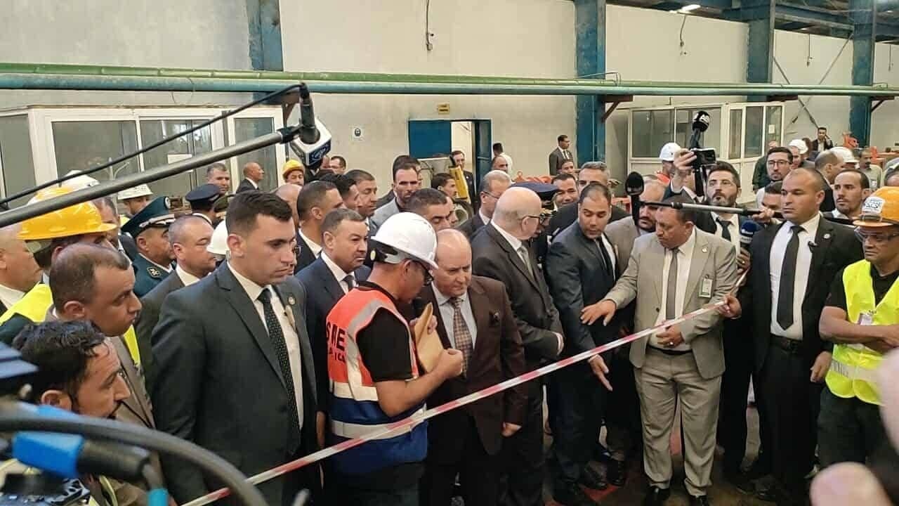 الوزير الأول يشرف بولاية المسيلة على تدشين مصنع لإنتاج بطانات الفرامل