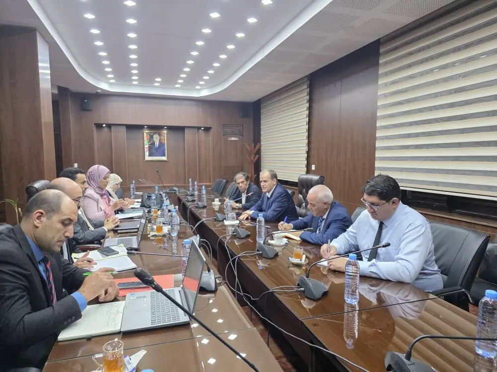 وزيرا التجارة الخارجية و اقتصاد المعرفة يدرسان سبل مرافقة المؤسسات الناشئة في عمليات الاستيراد الموجهة لتجسيد المشاريع